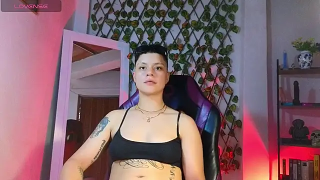 demimoore222 online show from March 10, 2025, 10:45 pm