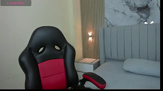 AGATHASMITH5 online show from March 12, 2025, 2:52 am