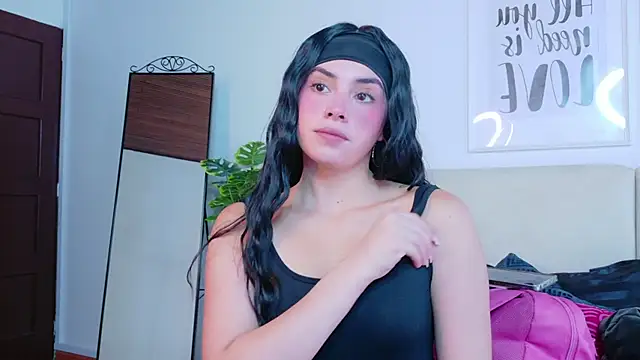 SaritaBratz online show from September 27, 2025, 8:15 pm