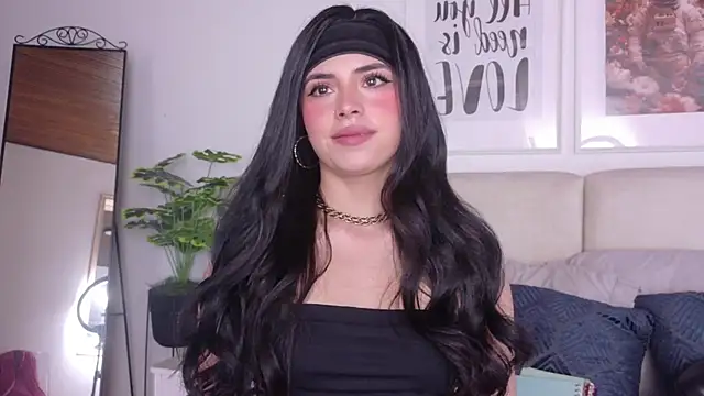 SaritaBratz online show from February 16, 2026, 8:51 pm