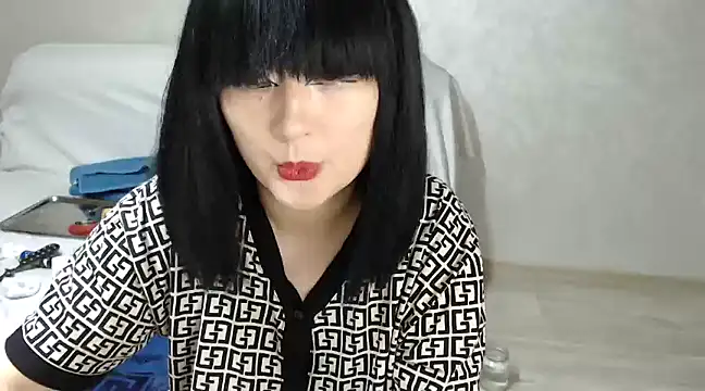 Sweet Yoon online show from December 7, 2024, 2:30 pm