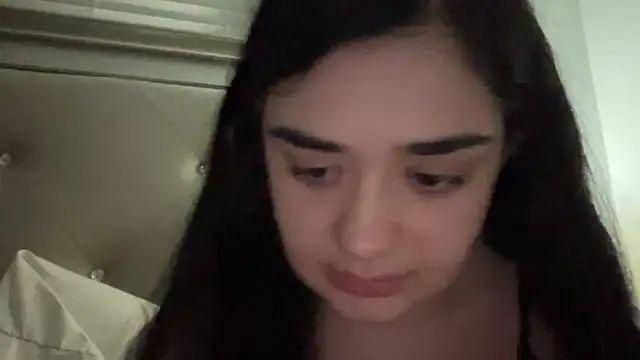 Snapshot of Lolabunny23 chatting on June 2, 2026, 10:04 am Lolabunny23 online show from June 2, 2026, 10:04 am