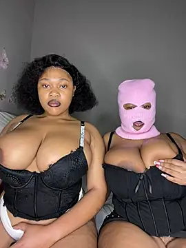Snapshot of CuteSexyBoobz chatting on July 13, 2026, 8:19 pm CuteSexyBoobz online show from July 13, 2026, 8:19 pm