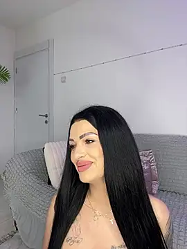 Snapshot of IrisRossie chatting on May 13, 2026, 5:14 am IrisRossie online show from May 13, 2026, 5:14 am