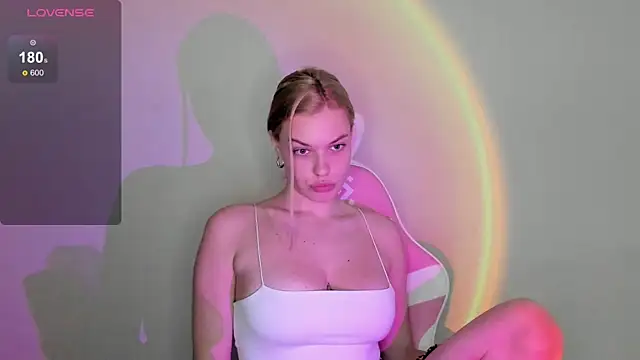 Snapshot of kitty_Cathie chatting on March 19, 2025, 8:55 am kitty Cathie online show from March 19, 2025, 8:55 am