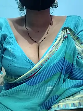Snapshot of Sexyradha_ chatting on February 16, 2026, 5:00 pm Sexyradha online show from February 16, 2026, 5:00 pm
