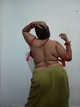Snapshot of Neha-Bhabhi-Rasily chatting on May 18, 2026, 7:07 pm Neha-Bhabhi-Rasily online show from May 18, 2026, 7:07 pm