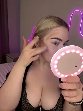 April Vancee online show from March 13, 2025, 6:37 am