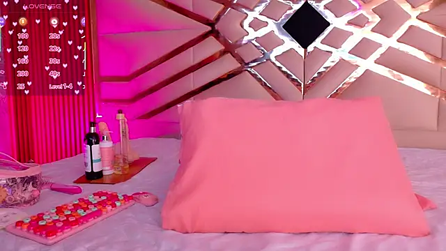 playfulcurvy online show from October 7, 2025, 7:48 pm