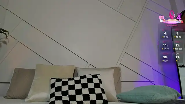 alanarouge online show from September 24, 2025, 11:17 am