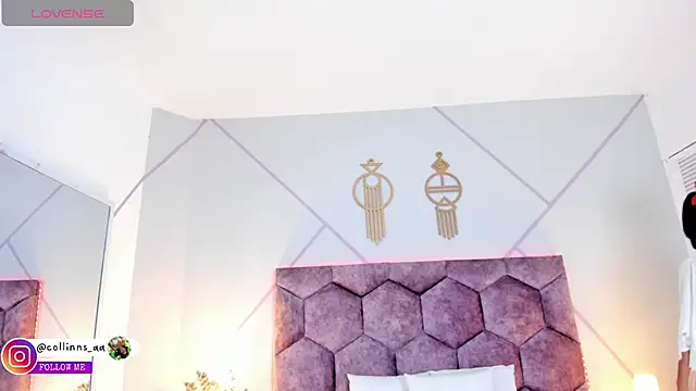 aurora collinss  online show from February 10, 2026, 1:10 pm