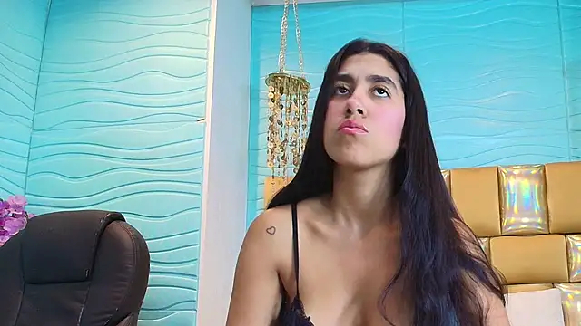 Mia Montess online show from October 3, 2025, 12:50 pm