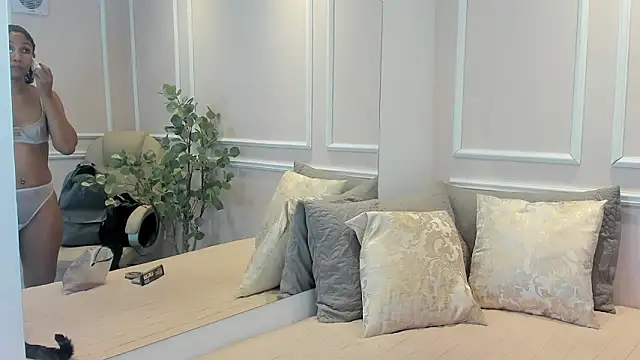 Lucy Canel online show from February 23, 2026, 11:33 am