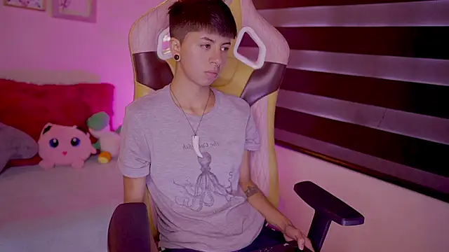 tommy blue online show from March 21, 2025, 3:46 pm