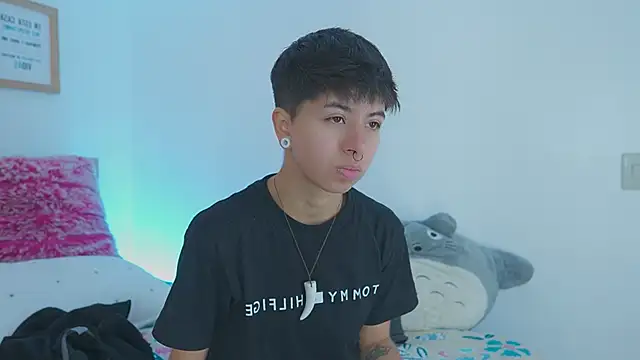 tommy blue online show from October 21, 2025, 2:05 pm