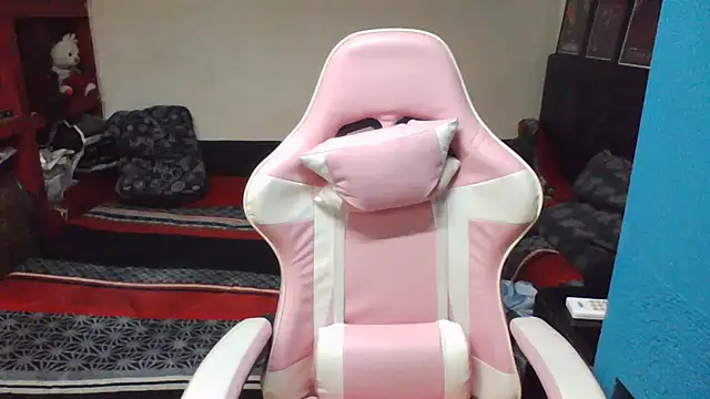 gatitahot-silvy online show from July 29, 2026, 7:24 pm