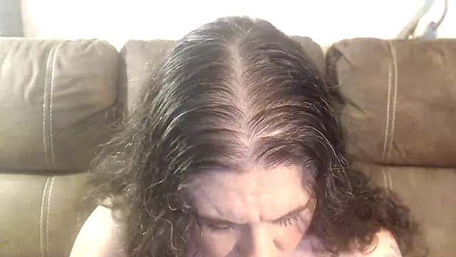 Dreaming Of Blue online show from October 3, 2025, 11:50 pm