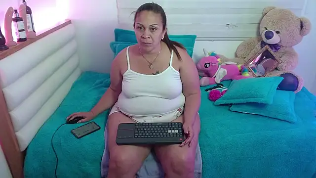 Snapshot of scarlettbooty chatting on May 7, 2026, 9:56 am scarlettbooty online show from May 7, 2026, 9:56 am