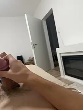 Yves1999 online show from October 27, 2025, 9:32 am