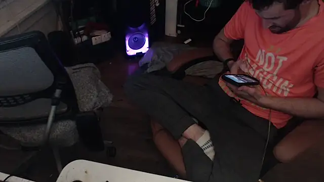 weknowourworth6999 online show from November 11, 2025, 9:31 pm