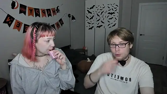 Snapshot of JayMollyy chatting on October 25, 2025, 5:57 pm JayMollyy online show from October 25, 2025, 5:57 pm