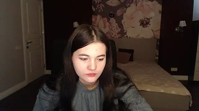 ElinaMils online show from March 5, 2025, 3:29 pm