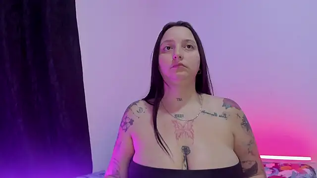 Celestte online show from February 17, 2026, 4:32 am