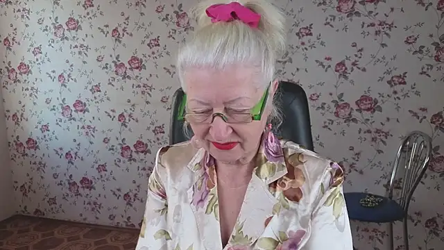 Maya Mayflower online show from September 29, 2025, 4:08 am