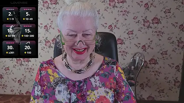 Snapshot of Maya_Mayflower chatting on April 28, 2026, 3:11 am Maya Mayflower online show from April 28, 2026, 3:11 am
