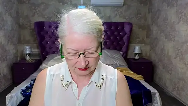 Maya Mayflower online show from March 21, 2025, 9:01 am