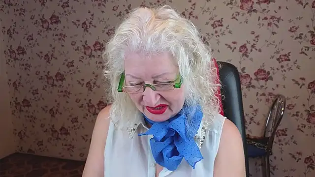 Maya Mayflower online show from November 10, 2025, 4:06 am