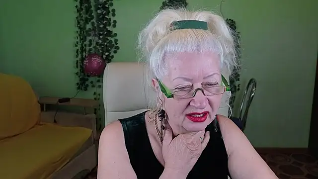 Maya Mayflower online show from September 27, 2025, 4:40 am