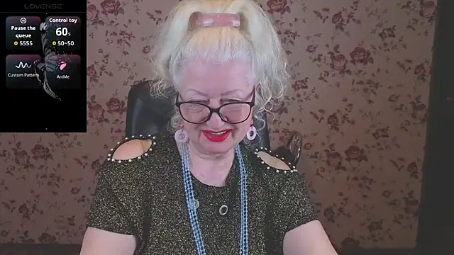 Snapshot of Maya_Mayflower chatting on April 20, 2026, 3:09 am Maya Mayflower online show from April 20, 2026, 3:09 am