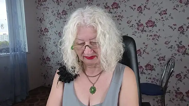 Maya Mayflower online show from September 20, 2025, 4:06 am