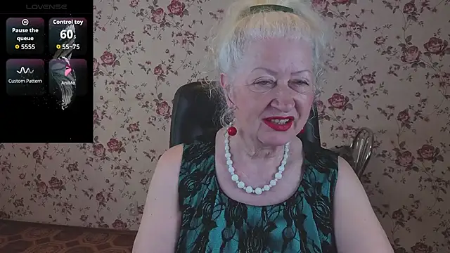 Snapshot of Maya_Mayflower chatting on May 7, 2026, 3:00 am Maya Mayflower online show from May 7, 2026, 3:00 am