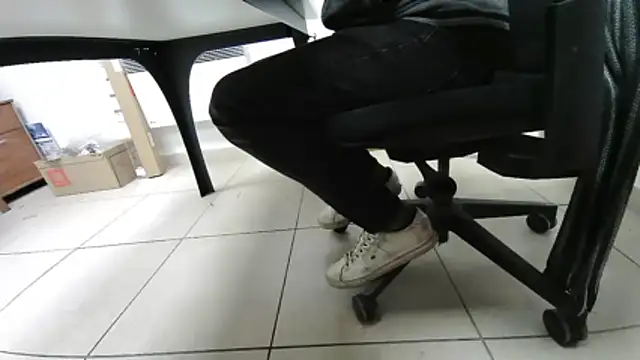 GM51-1988 online show from December 1, 2025, 3:57 pm