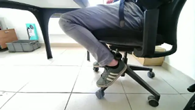 GM51-1988 online show from April 20, 2026, 4:08 pm