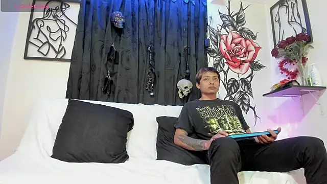 Snapshot of KratosAfroditacs chatting on March 21, 2025, 3:57 pm KratosAfroditacs online show from March 21, 2025, 3:57 pm