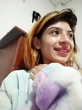 Snapshot of KratosAfroditacs chatting on September 12, 2025, 12:38 pm KratosAfroditacs online show from September 12, 2025, 12:38 pm