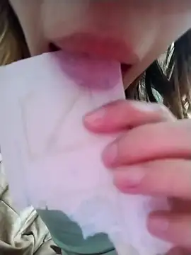 Snapshot of KratosAfroditacs chatting on October 7, 2025, 9:27 pm KratosAfroditacs online show from October 7, 2025, 9:27 pm