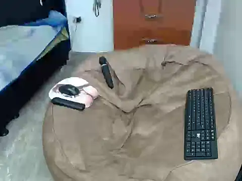 Snapshot of KratosAfroditacs chatting on November 14, 2025, 9:07 pm KratosAfroditacs online show from November 14, 2025, 9:07 pm