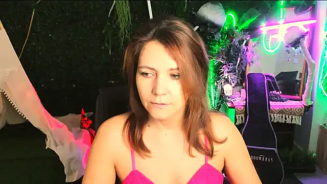 NicoleHitman online show from November 29, 2025, 9:20 am