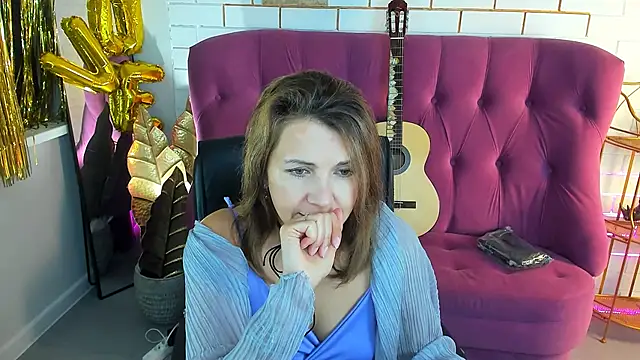 NicoleHitman online show from September 24, 2025, 5:25 am