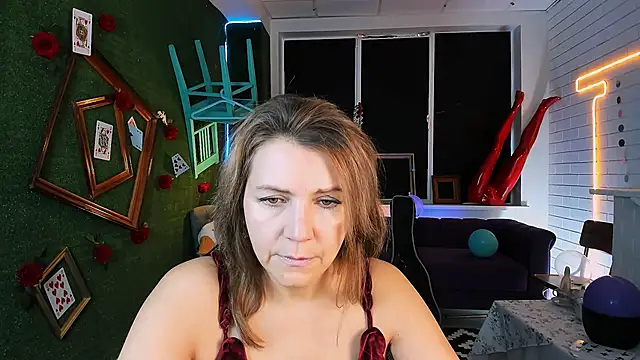 NicoleHitman online show from October 3, 2025, 9:33 am