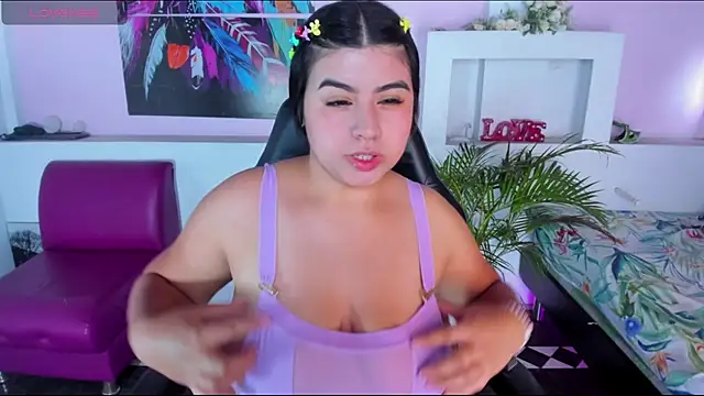 rose honey  online show from September 15, 2025, 7:58 pm