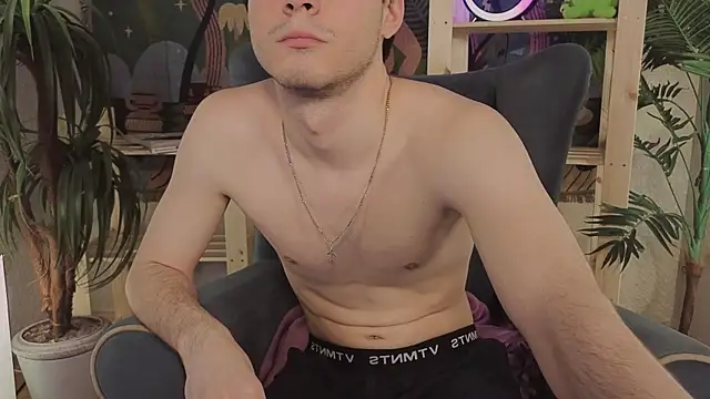 hot  hunterr online show from March 18, 2025, 8:17 am