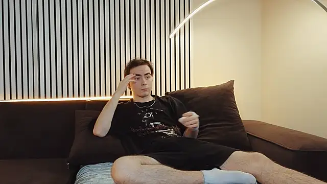 hot  hunterr online show from March 16, 2025, 5:36 am