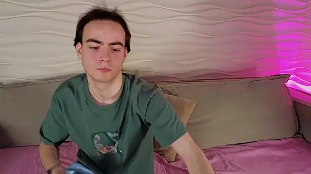 hot  hunterr online show from March 10, 2025, 5:22 am