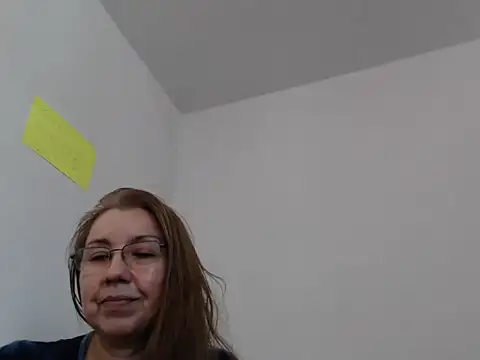 Snapshot of GiaLuvv11 chatting on April 25, 2026, 4:15 pm GiaLuvv11 online show from April 25, 2026, 4:15 pm