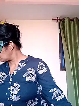 Ronak kaur online show from April 19, 2026, 3:51 am